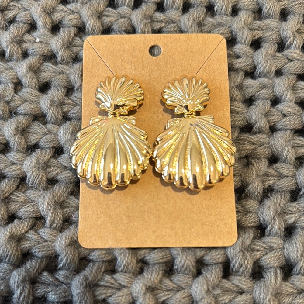NWOT BaubleBar Gold Shell Statement Earrings